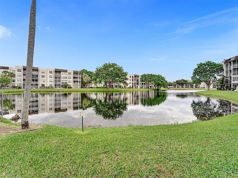 9420 Poinciana Pl #407 — Photo 6