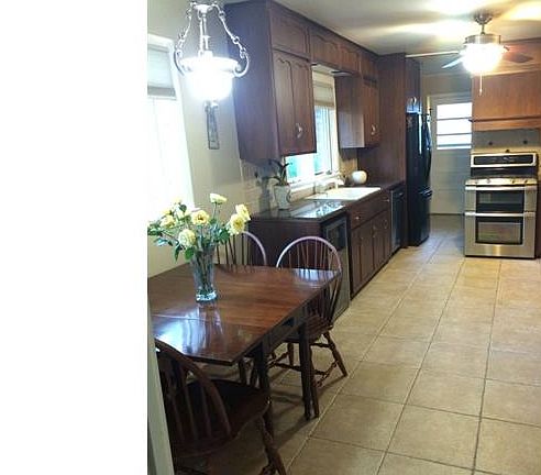 4th image of 380 Overbrook Dr