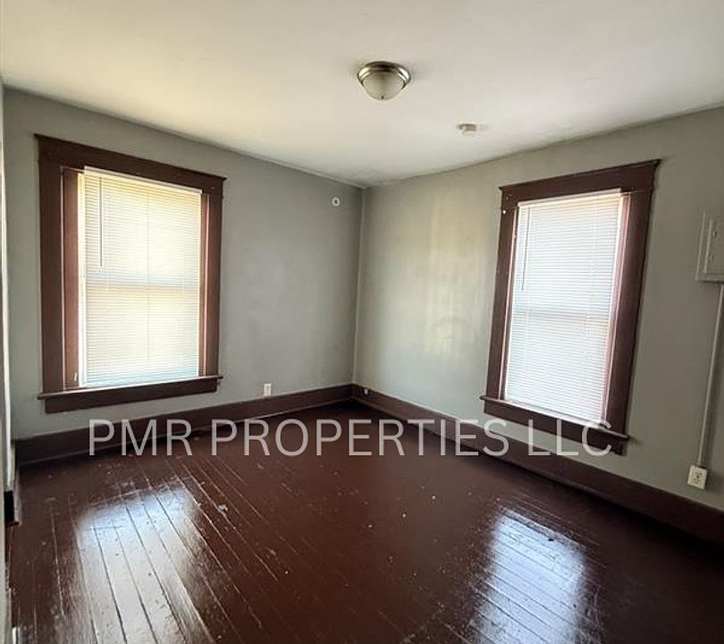 2nd image of 100 Grace St APT 3