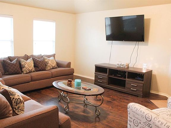 3rd image of 2021 Crosby Dr