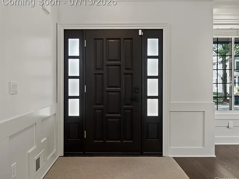1049 Chapin Ave — Photo 5