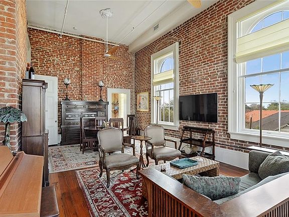 3rd image of 1314 Napoleon Ave Unit 11
