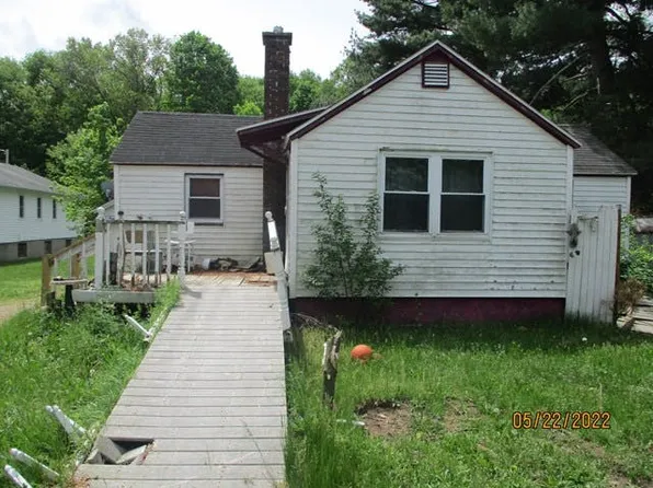 31405 Kansas St, Dowagiac, MI 49047