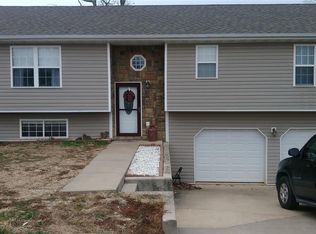 15585 Top Dr, Saint Robert, MO 65584