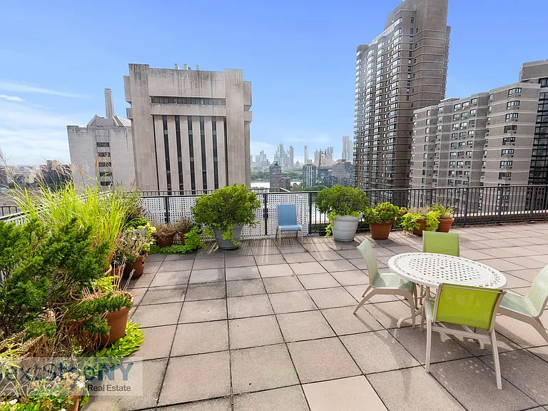 1175 York Ave #4B — Photo 9