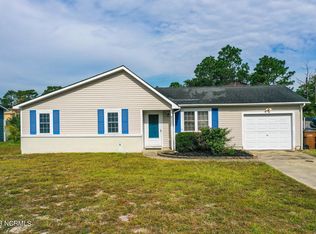 205 W Volant St, Hubert, NC 28539