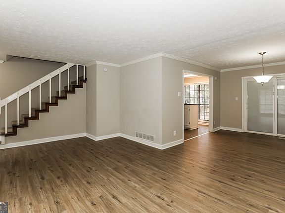 3rd image of 1868 Lake Ridge Ct