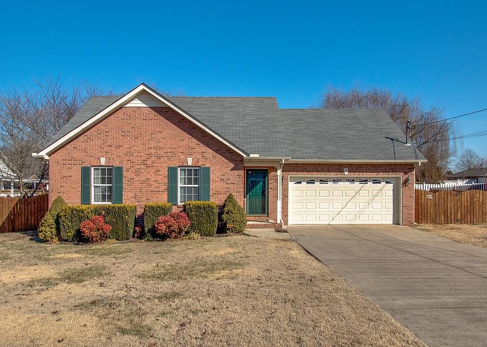 1st image of 221 Valley Ct