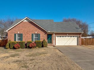 221 Valley Ct, Smyrna, TN 37167