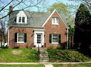 7540 Kenwood Ave, Wauwatosa, WI 53213