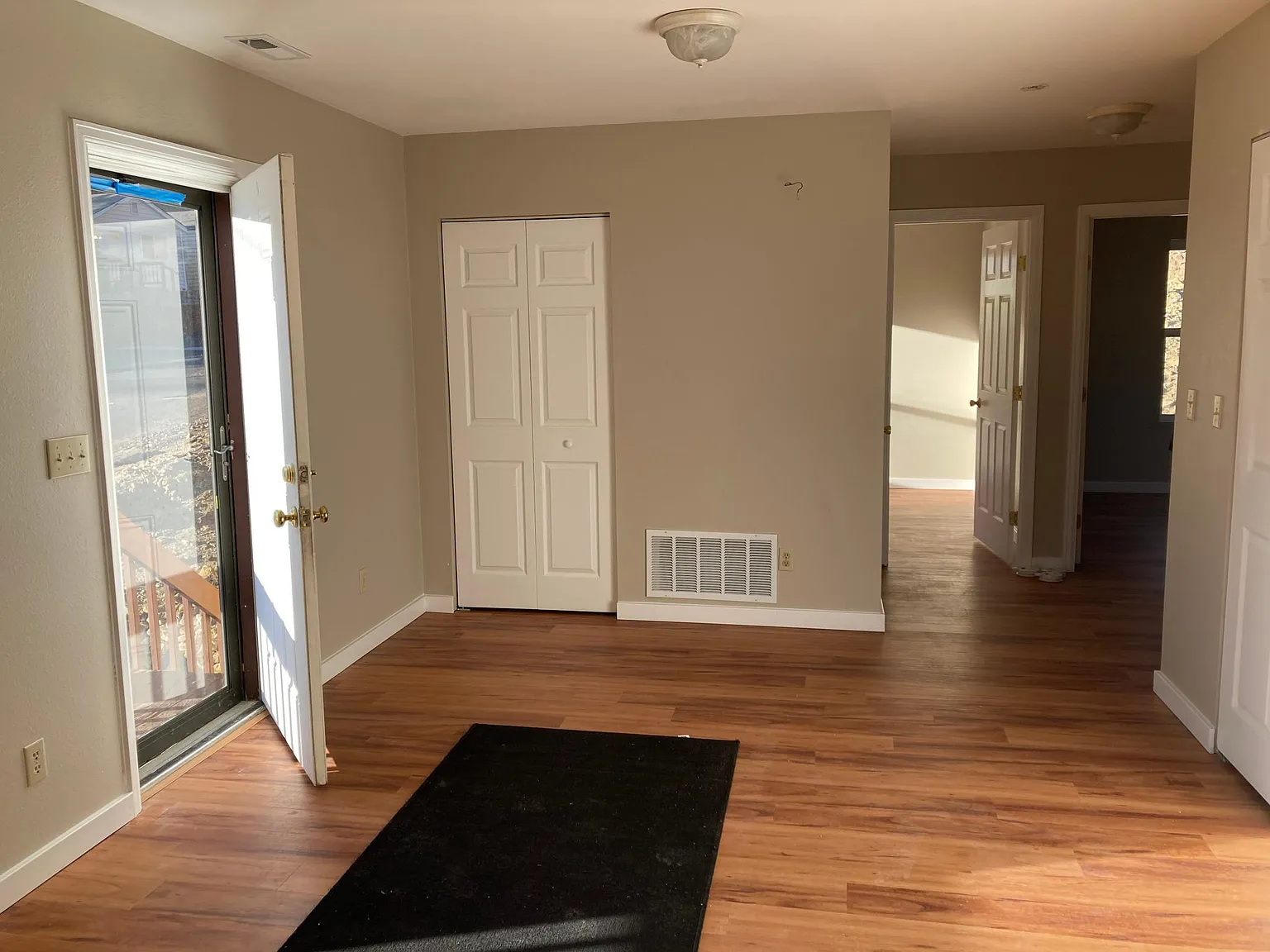 2 bed, 850 sqft, $1,750 — Photo 2