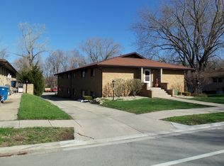 324 Maple Dr APT 28, Morris, IL 60450