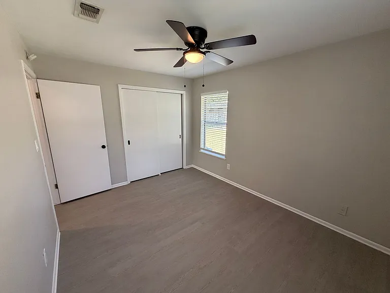 795 Albert St — Photo 18