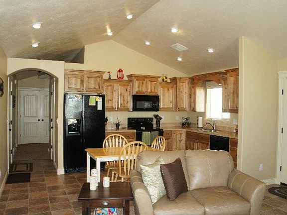 3rd image of 4124 E Bracken Way