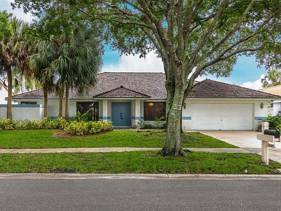2nd image of 18403 Lake Bend Dr