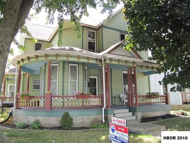 315 Center St photo 1