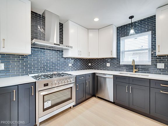 5th image of 3954 W 99th St