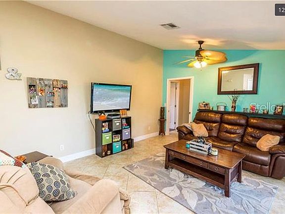 4th image of 132 SE Santa Barbara Pl