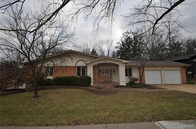 1st image of 829 Guenevere Dr