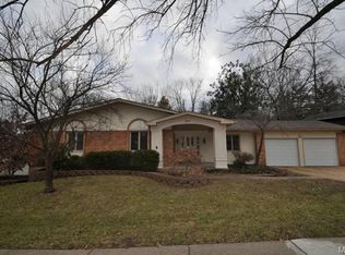 829 Guenevere Dr, Ballwin, MO
