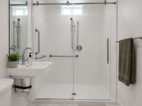4th image of 10829 Peach Grove St #3