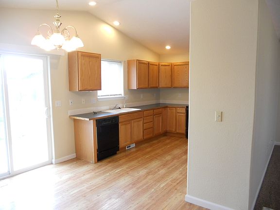 4th image of 1565 Peregrine Dr