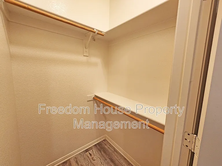 1041 Marne Ct #4 — Photo 27