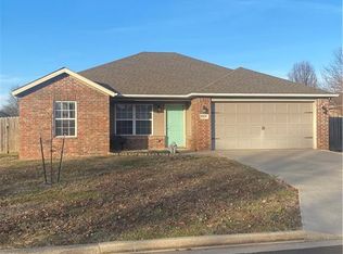 1631 Kent Dr, Webb City, MO 64870