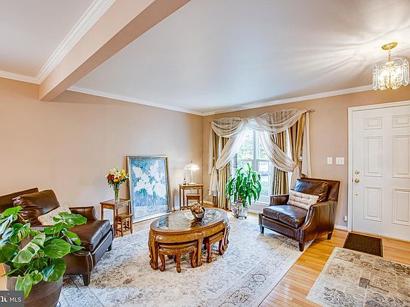 4th image of 15653 Piedmont Pl