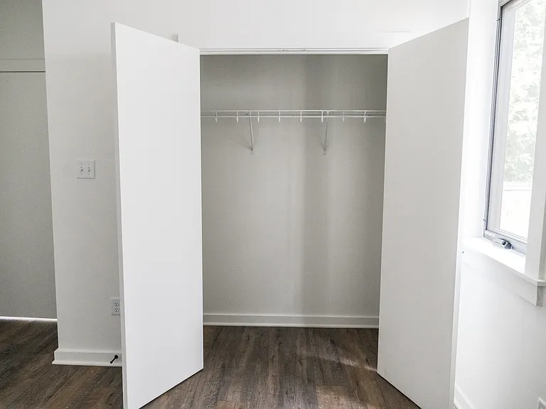 1260 Parkwood Ave — Photo 43
