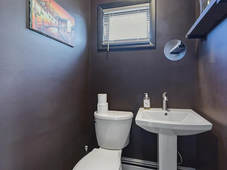 460 Maple Ave #1 — Photo 9