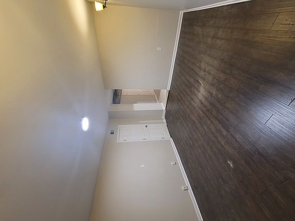 2nd image of 2909 N Hoyne Ave #1
