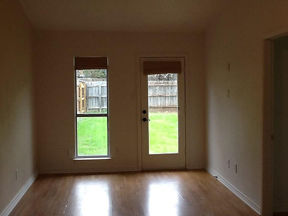 5th image of 1906 Casa Grande Dr #B
