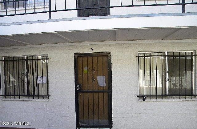 1st image of 1031 N Holly Ave