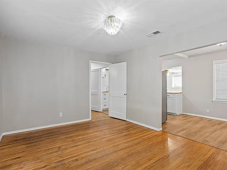 3504 Mission St — Photo 15