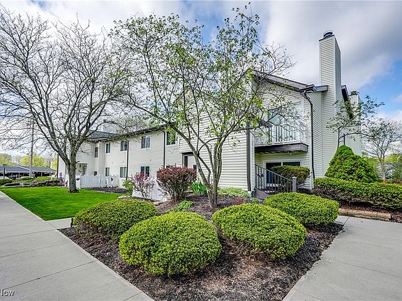 2nd image of 9036 Portage Pointe Dr APT A