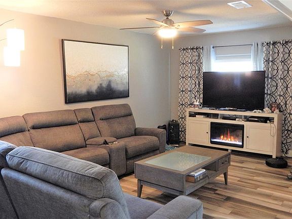 3rd image of 1714 Avenue B