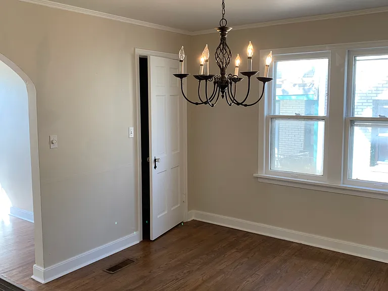 3728 N Shartel Ave — Photo 3