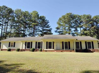 648 Pineview Lakes Rd, Chester, SC 29706