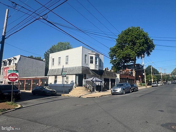 3rd image of 520 Windsor St
