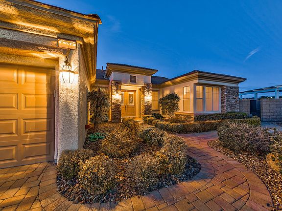 3rd image of 2876 Knoxville Ct