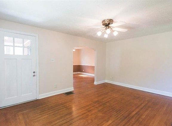 2nd image of 2461 Nova Ave