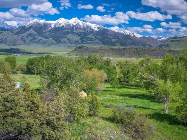 25 Virgo Way, Emigrant, MT 59027