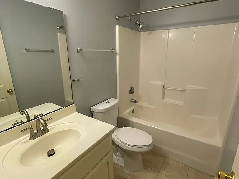 1016 Locust Ct — Photo 17