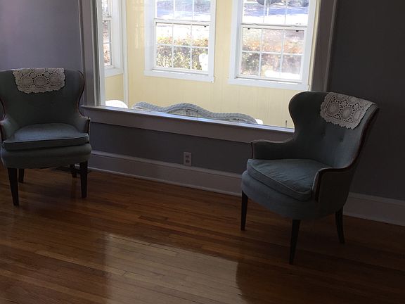 4th image of 20 Circle Dr
