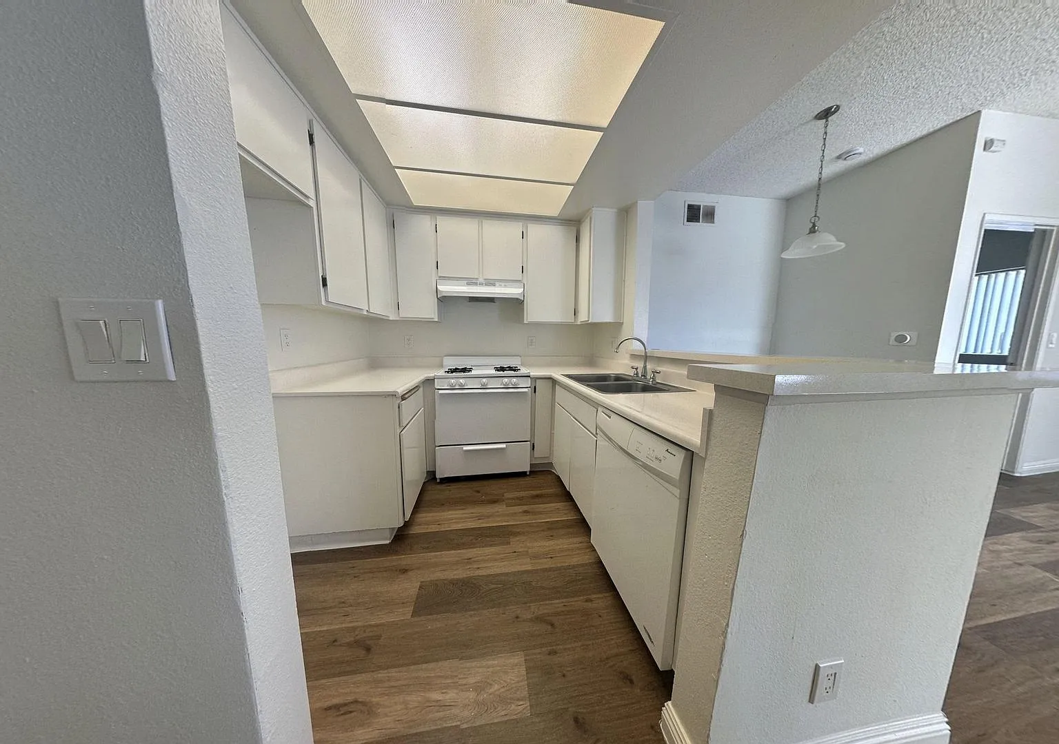 Vose Court Apartments...Gorgeous Newly Remodeled Apartments. CALL NOW! — Photo 3