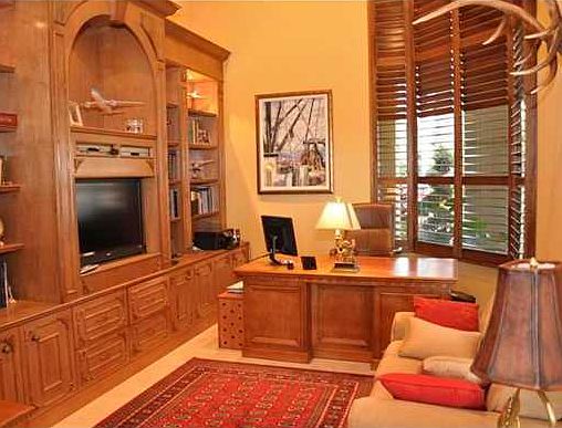 Home For Sale In Woodfield Country Club