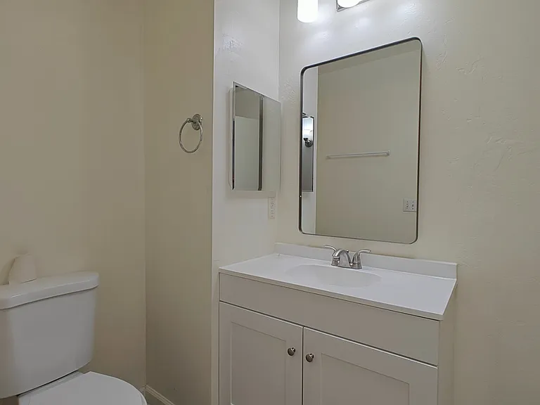 133 W Lester St — Photo 14