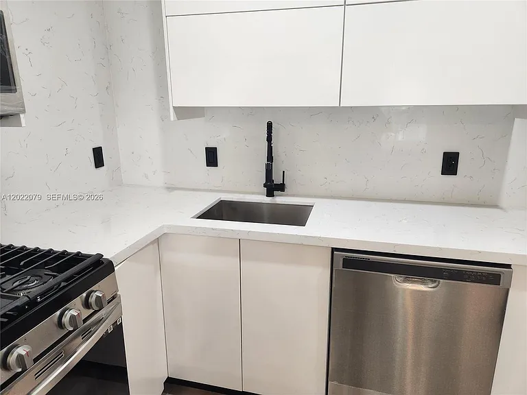 15315 SW 106th Ter #433 — Photo 4