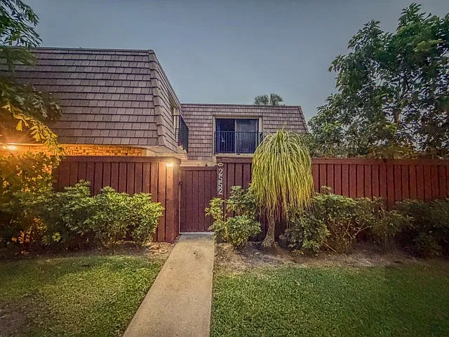 2 bed, 2.5 bath, 1118 sqft, $2,675 — Photo 1